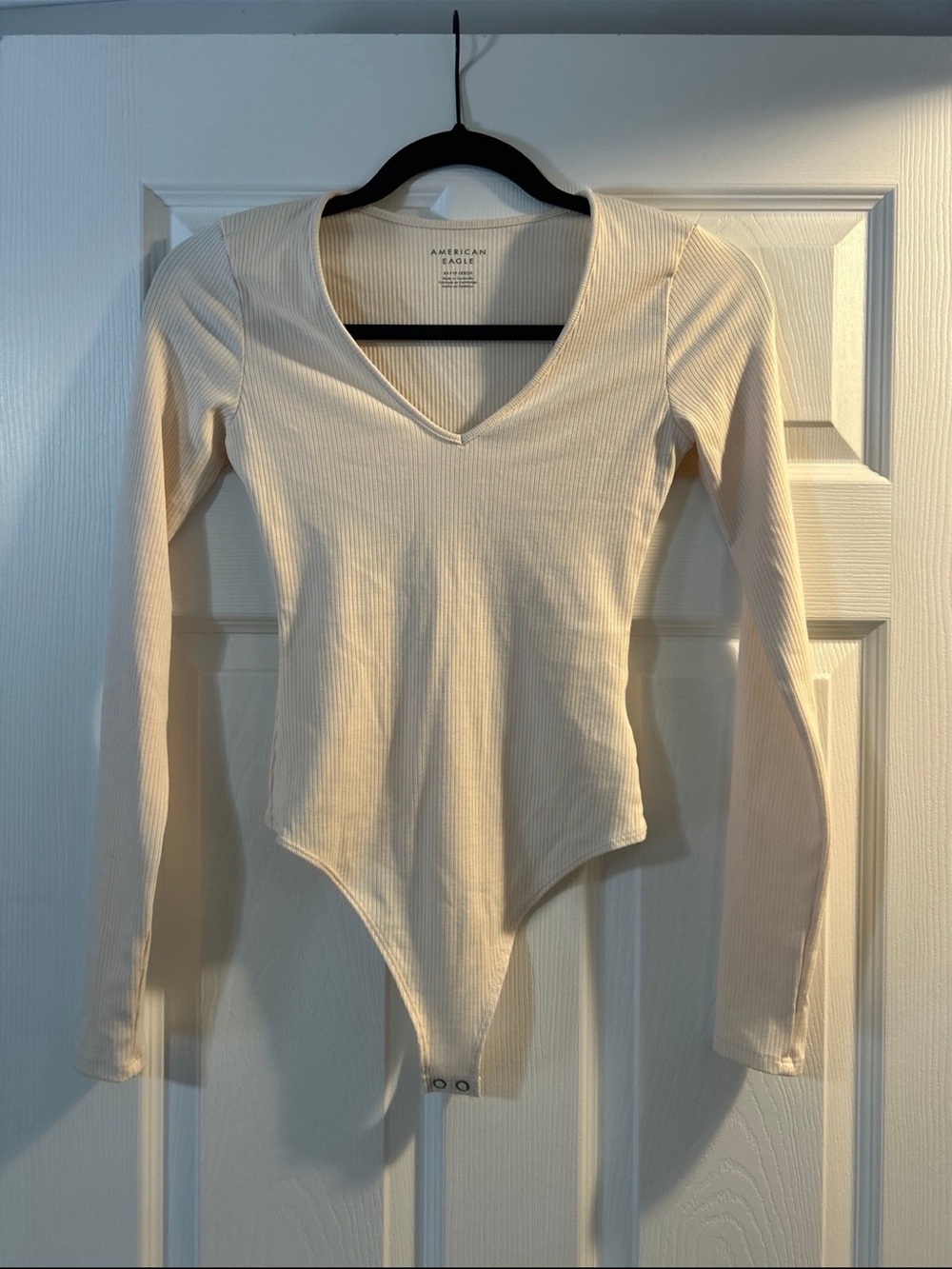 American Eagle Outfitters Women's Cream Ribbed Long-Sleeve V-Neck Bodysuit